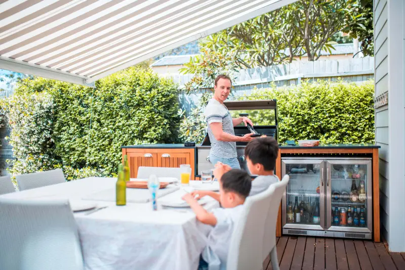 outdoor kitchen