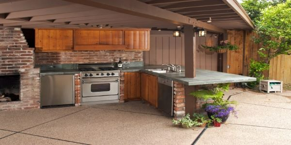 Outdoor Kitchen